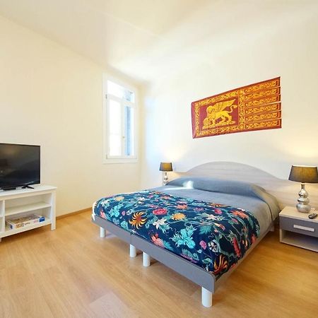 Ca' Circus 4 Rooms Wi-Fi Fibre Venice Ngoại thất bức ảnh