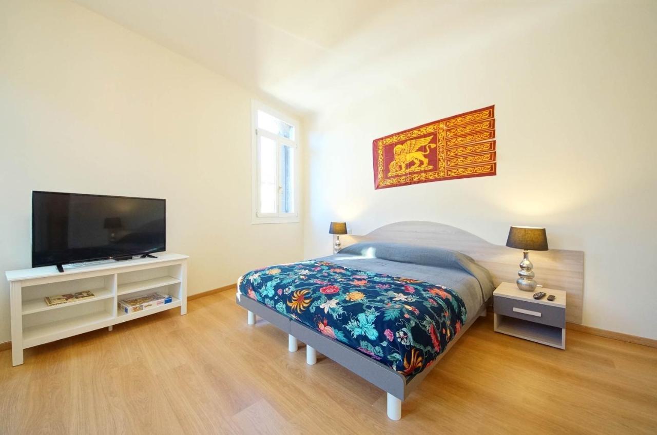 Ca' Circus 4 Rooms Wi-Fi Fibre Venice Ngoại thất bức ảnh