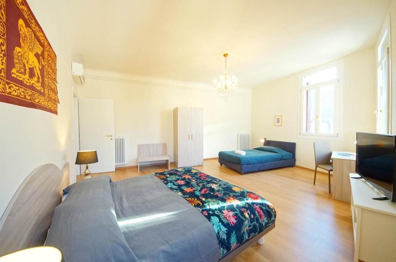 Ca' Circus 4 Rooms Wi-Fi Fibre Venice Ngoại thất bức ảnh