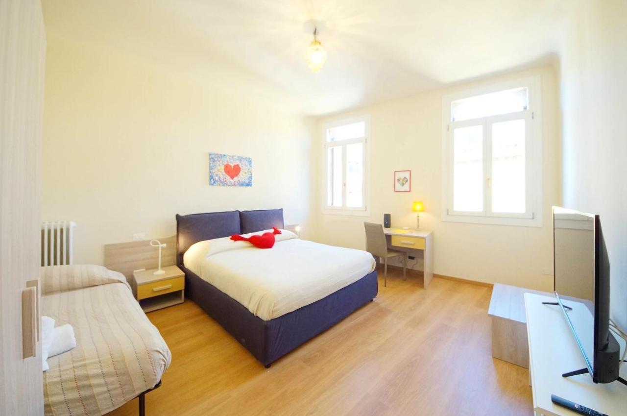 Ca' Circus 4 Rooms Wi-Fi Fibre Venice Ngoại thất bức ảnh